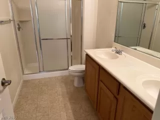 Photo #5: 2368911 Listing 