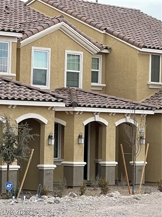 MLS: 2368923 Condo For Sale