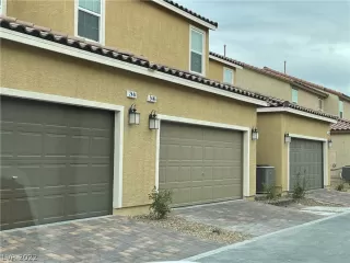 Photo #1: 2368923 Listing 