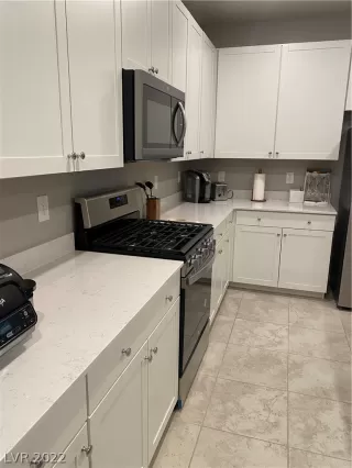 Photo #2: 2368923 Listing 