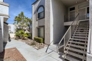 Photo #1: 2368929 Listing