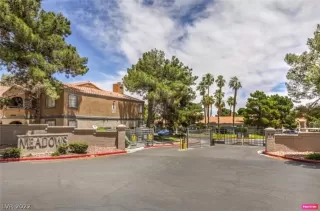 Photo #3: 2368930 Listing