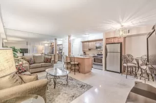 Photo #5: 2368967 Listing 