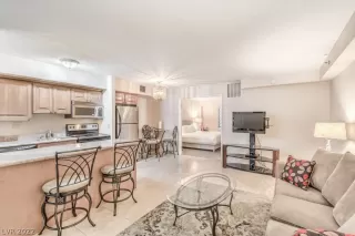 Photo #6: 2368967 Listing 