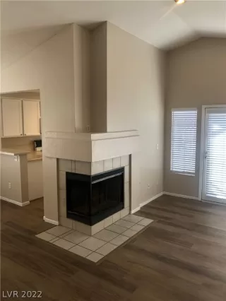 Photo #4: 2368995 Listing 