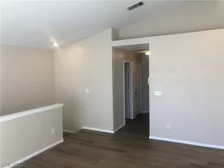 Photo #5: 2368995 Listing 