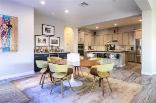 Photo #4: 2369009 Listing