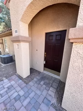 Photo #1: 2369018 Listing 