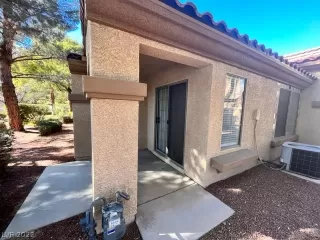 Photo #2: 2369018 Listing 