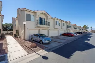 Photo #3: 2369028 Listing 