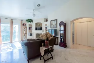 Photo #6: 2369028 Listing 