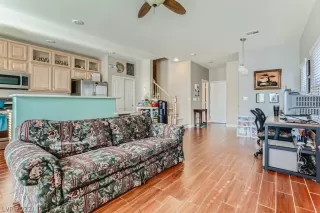 Photo #5: 2369031 Listing 