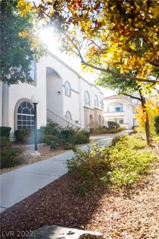 Photo #1: 2369032 Listing 