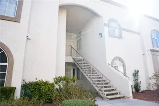 Photo #2: 2369032 Listing 