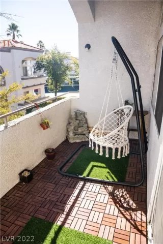 Photo #4: 2369032 Listing 