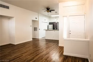 Photo #6: 2369032 Listing 