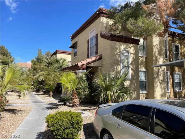 MLS: 2369086 Condo For Sale