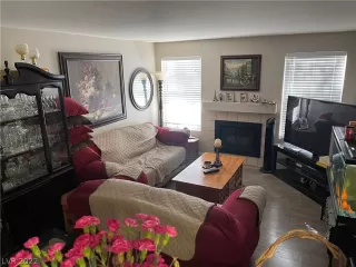 Photo #6: 2369086 Listing