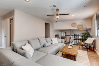 Photo #5: 2369087 Listing 