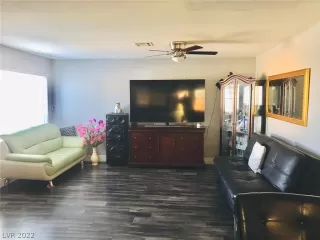 Photo #4: 2369106 Listing 