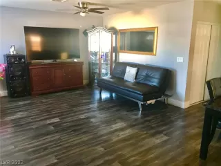 Photo #5: 2369106 Listing 