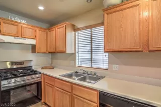 Photo #5: 2369116 Listing