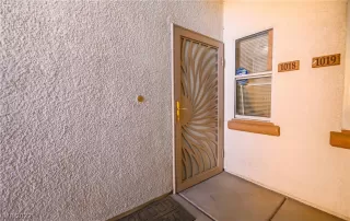 Photo #2: 2369119 Listing