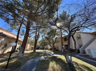 Photo #5: 2369135 Listing