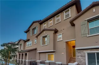 Photo #3: 2369139 Listing