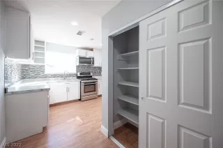 Photo #2: 2369153 Listing 