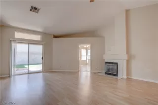 Photo #3: 2369161 Listing 