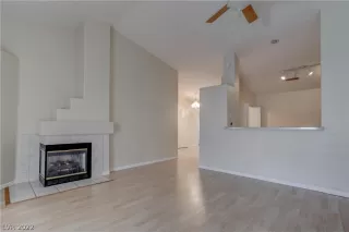 Photo #4: 2369161 Listing 