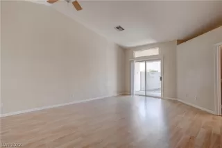 Photo #5: 2369161 Listing 