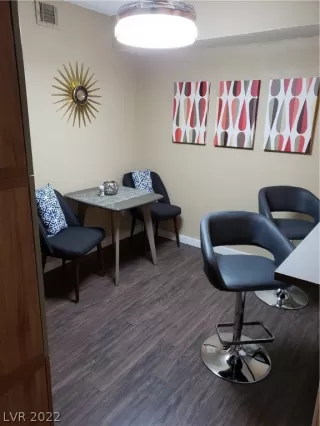 Photo #2: 2369187 Listing