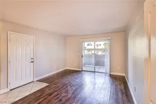 Photo #4: 2369205 Listing