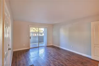 Photo #5: 2369205 Listing