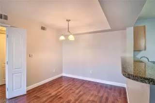 Photo #6: 2369205 Listing