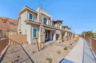 Photo #1: 2369218 Listing 