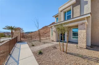 Photo #2: 2369218 Listing 