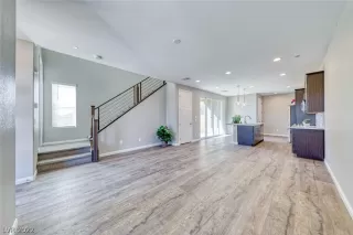 Photo #4: 2369218 Listing 