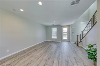 Photo #6: 2369218 Listing 