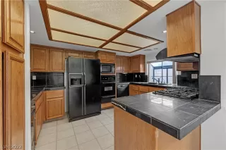 Photo #4: 2369251 Listing