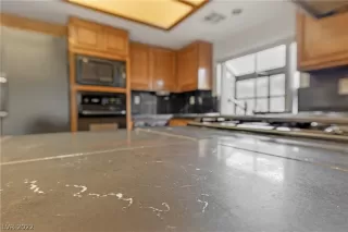 Photo #6: 2369251 Listing