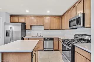 Photo #4: 2369264 Listing 