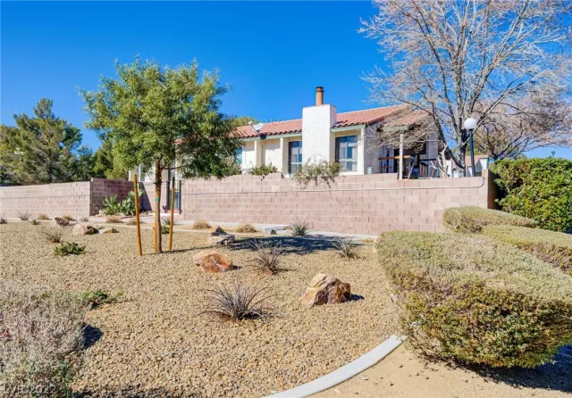 MLS: 2369269 Condo For Sale