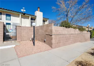 Photo #1: 2369269 Listing 