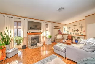 Photo #6: 2369269 Listing 