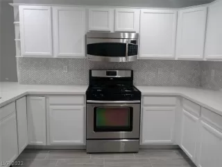 Photo #2: 2369273 Listing 