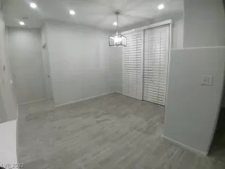 Photo #4: 2369273 Listing 