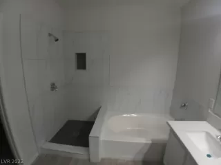 Photo #5: 2369273 Listing 